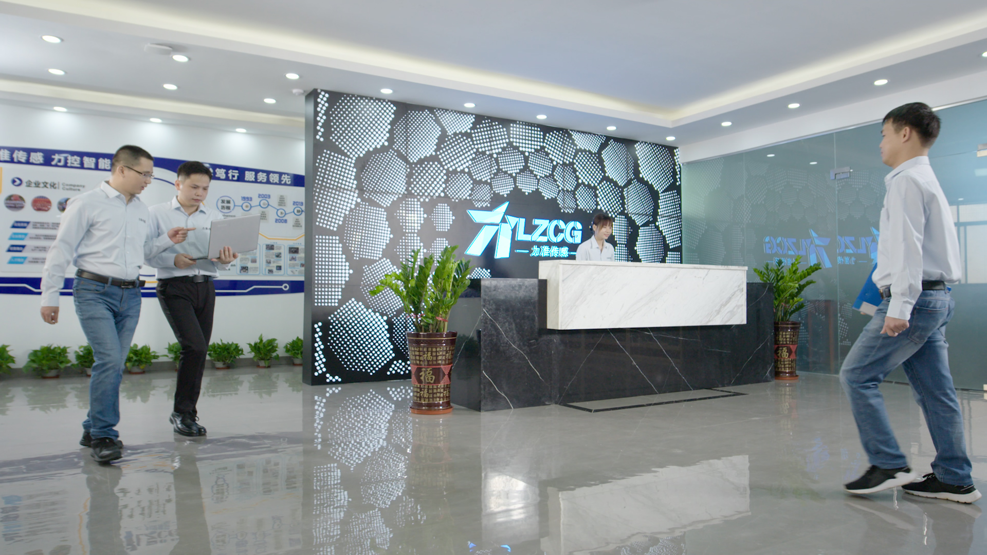 智能加工廠力準傳感企業宣傳片制作，拍攝的公司大廳現場演繹；